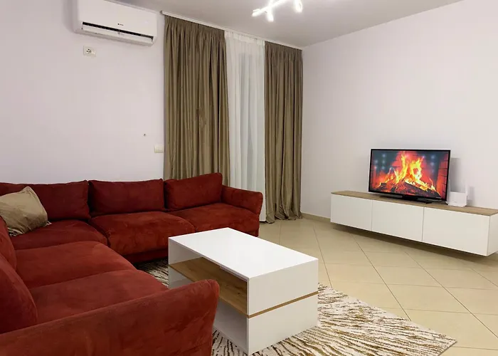 Prestige Lakeview 地拉那