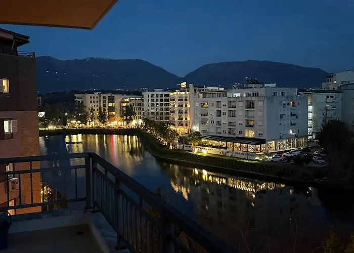 Prestige Lakeview 公寓 *