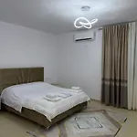 Prestige Lakeview * 티라나
