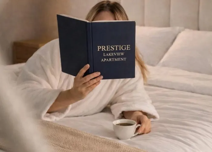 Prestige Lakeview 公寓 地拉那